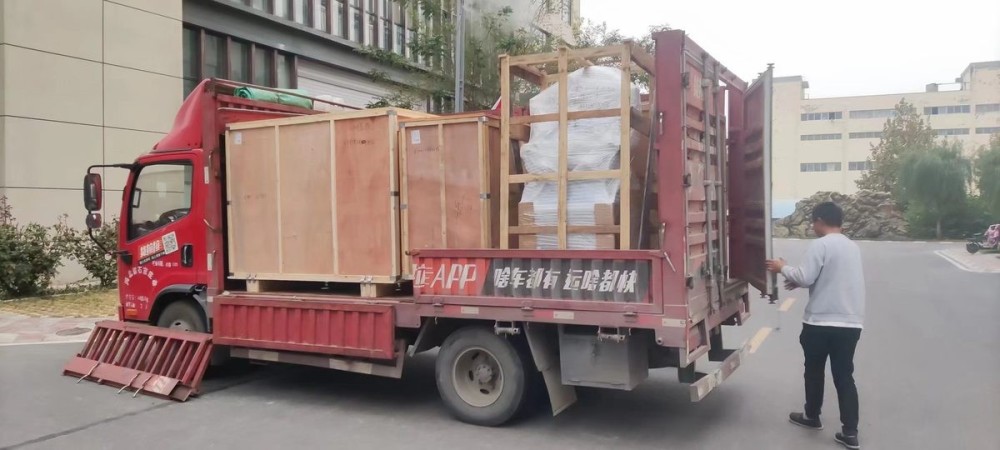 【发货动态】从北京出发！华维国创贴片机批量交付客户现场