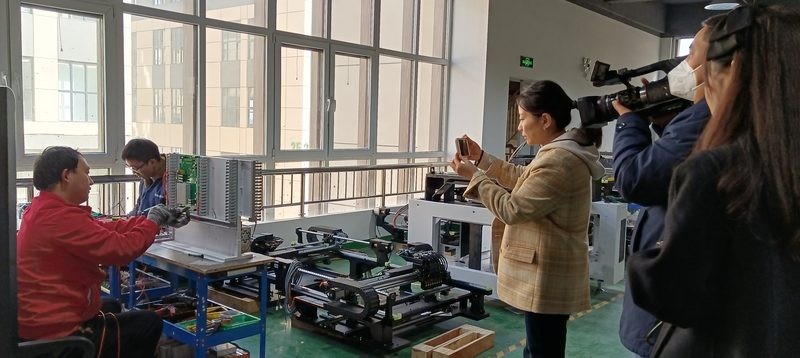 电动工具与小家电SMT:华维国创贴片机的应用要点